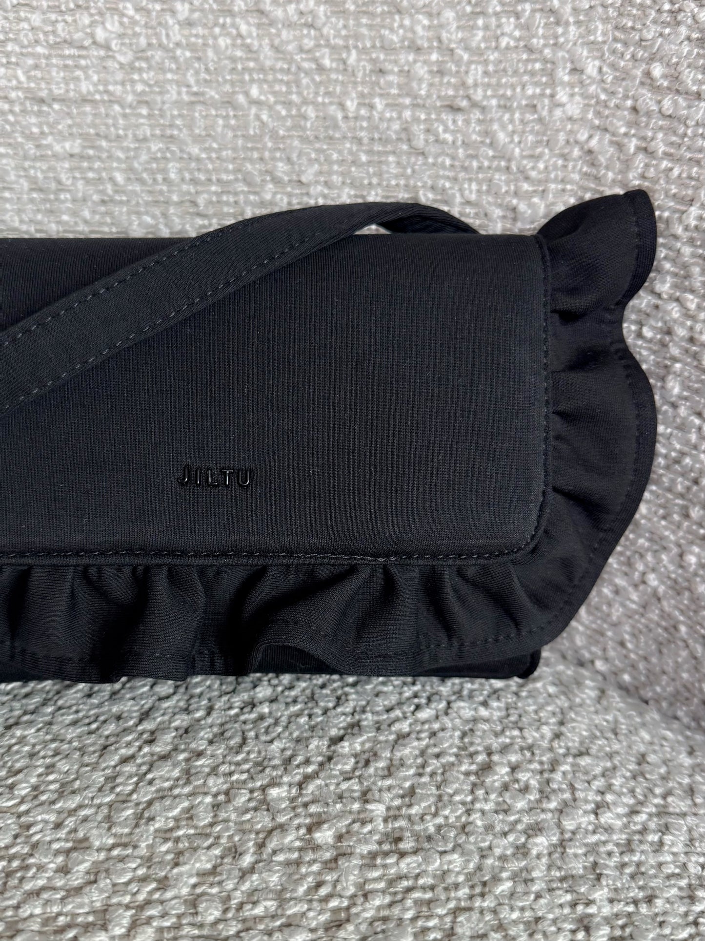 petit frill shoulder bag (black)