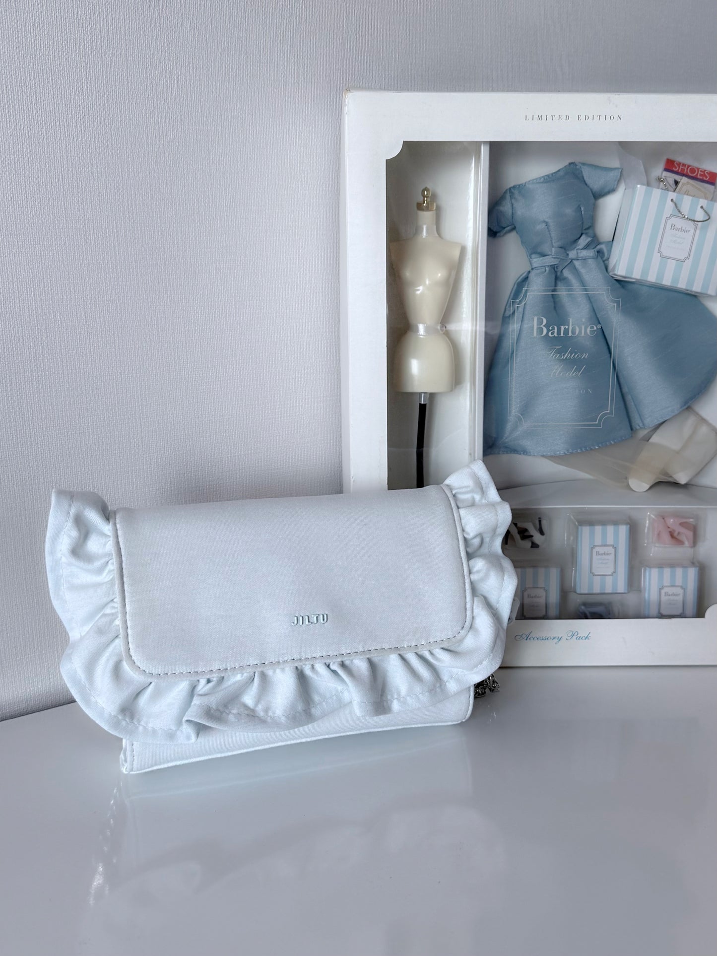 petit frill shoulder bag (baby blue)