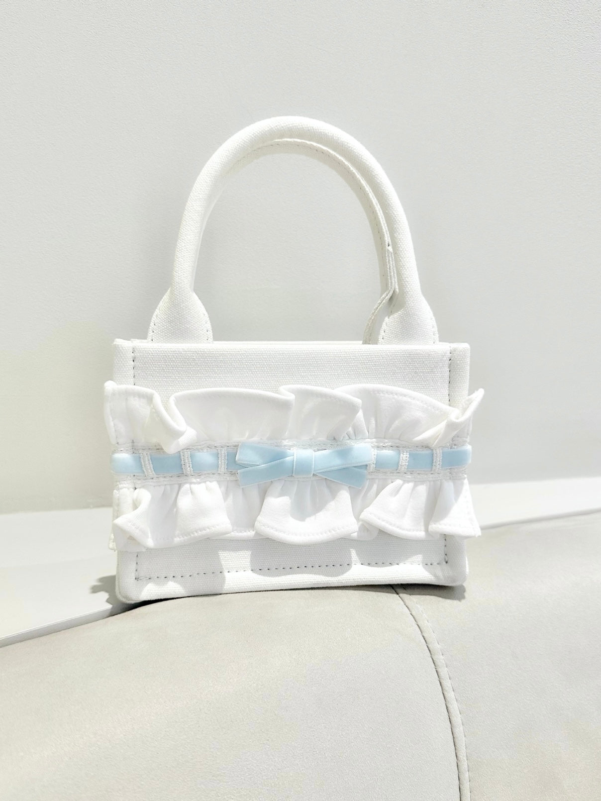 petit frill tote bag