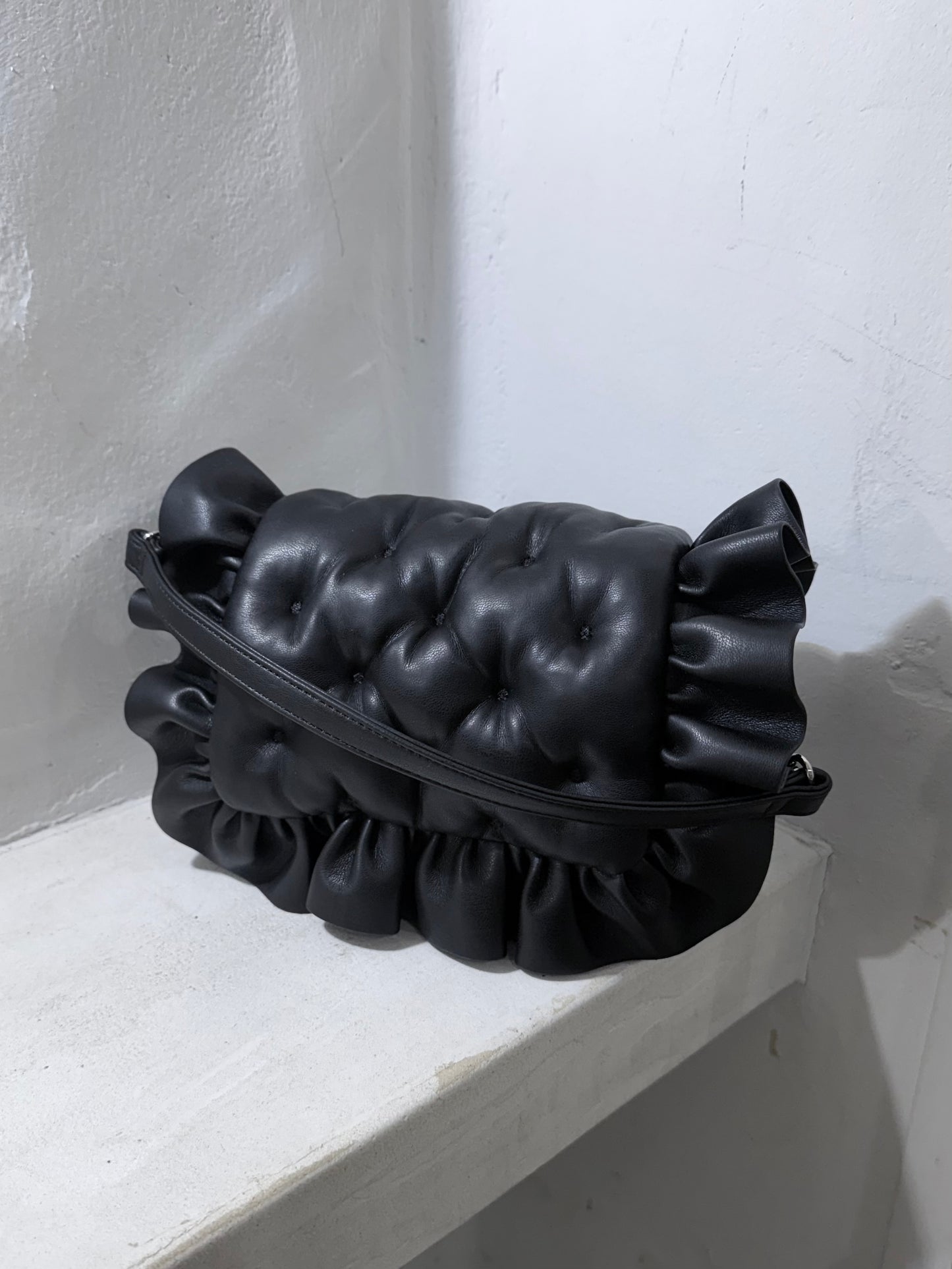 romantic frill pillow bag(black)