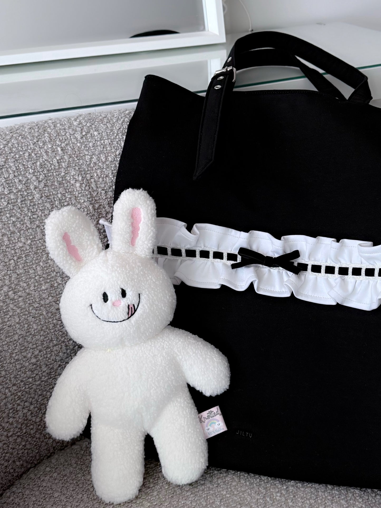 petit frill tote bag (black)