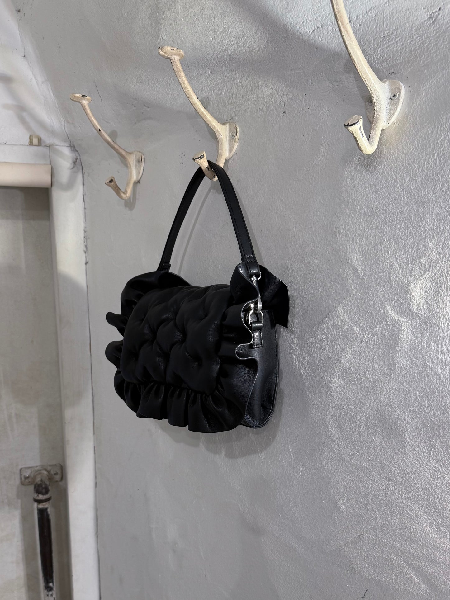 romantic frill pillow bag(black)