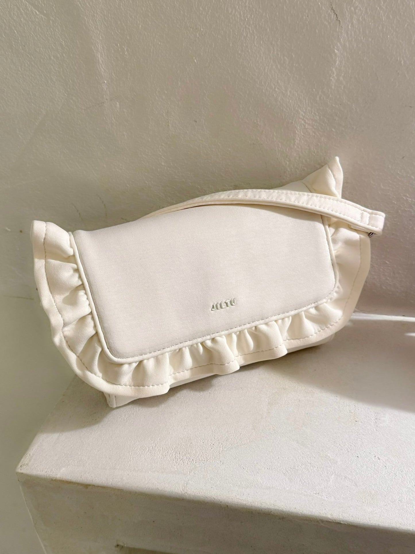 petit frill shoulder bag (ivory)